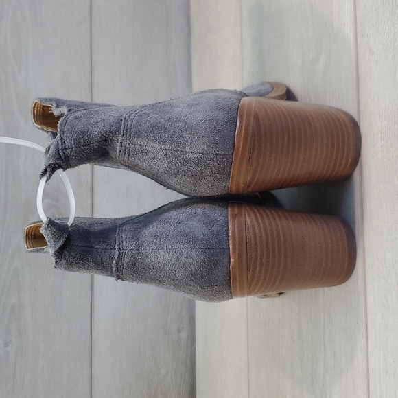 New Marc Fisher Gardi LTD Womens Ankle Suede Heels shoes boots sz 7.5M - Picture 6 of 13